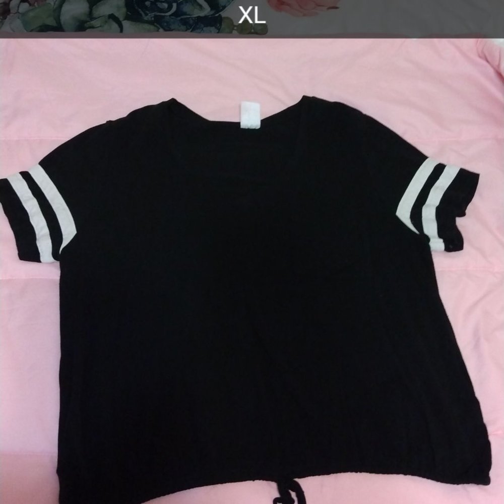 Black tee